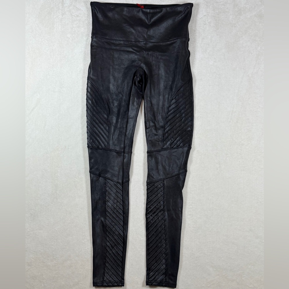 SPANX Size Medium Black Stretch Compression Leggings with Ribbed Detail